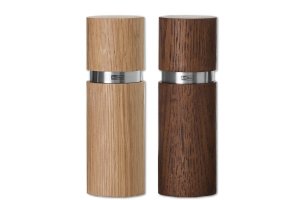 AdHoc Set mlýnků na pepř a sůl Textura, CeraCut, dubové dřevo přírodní a hnědý  15 cm